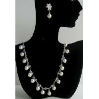 Soothing White Pearls & Crystals Choker Genuine Swarovsk Crystals Wedding Party Bridal Jewelry Bridemaids Necklace Set 